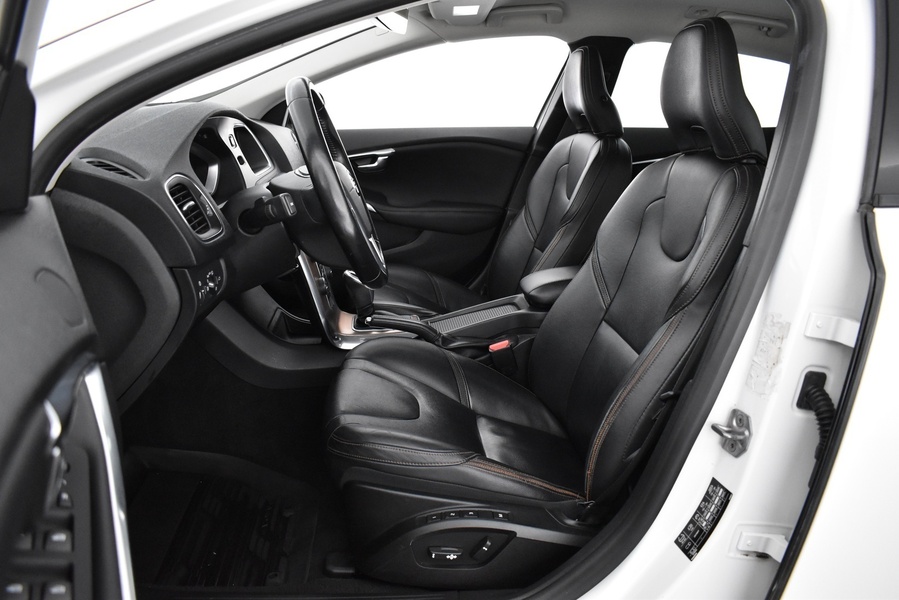 Volvo V40 Cross Country vaihtoauto