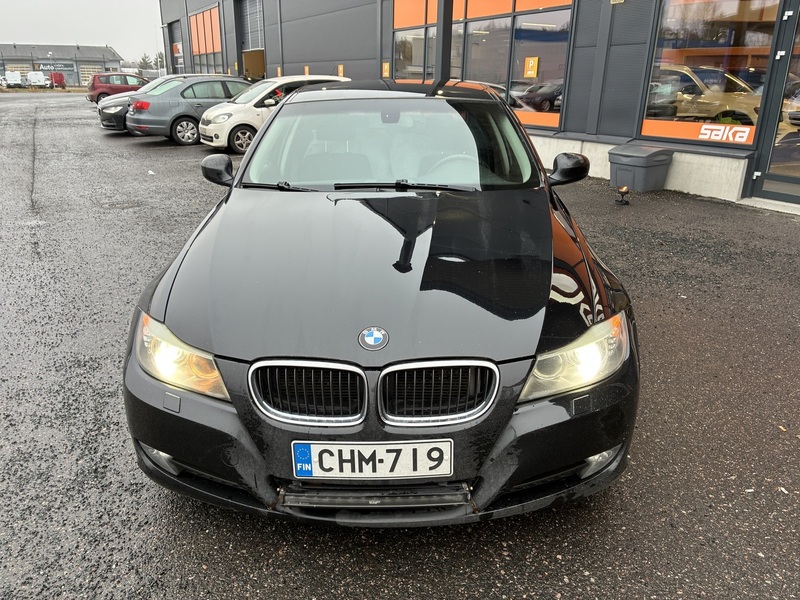BMW 320 vaihtoauto