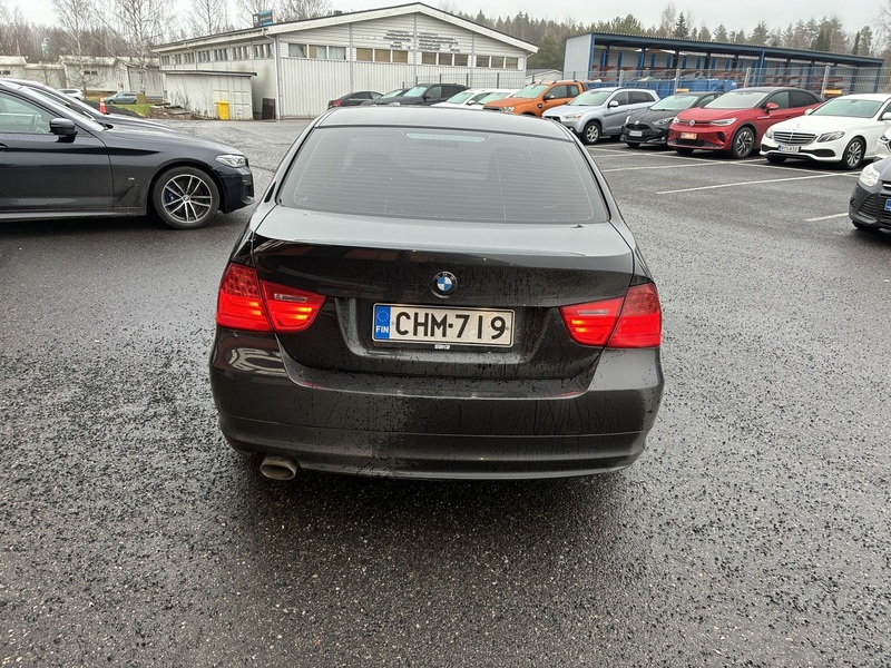 BMW 320 vaihtoauto