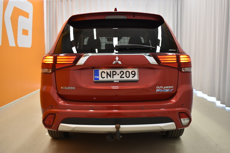Mitsubishi Outlander PHEV vaihtoauto