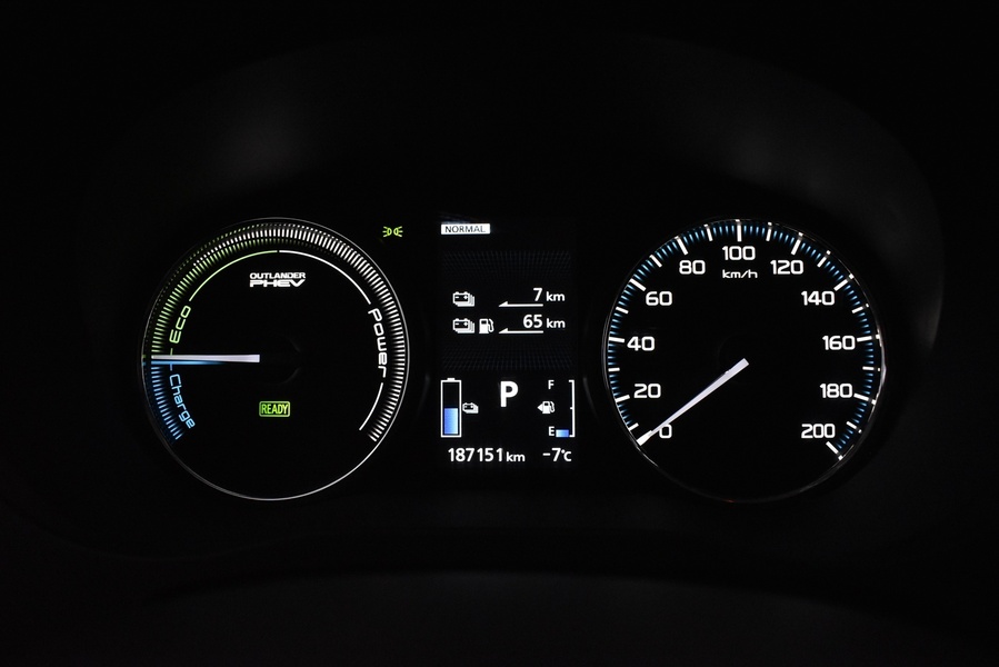 Mitsubishi Outlander PHEV vaihtoauto