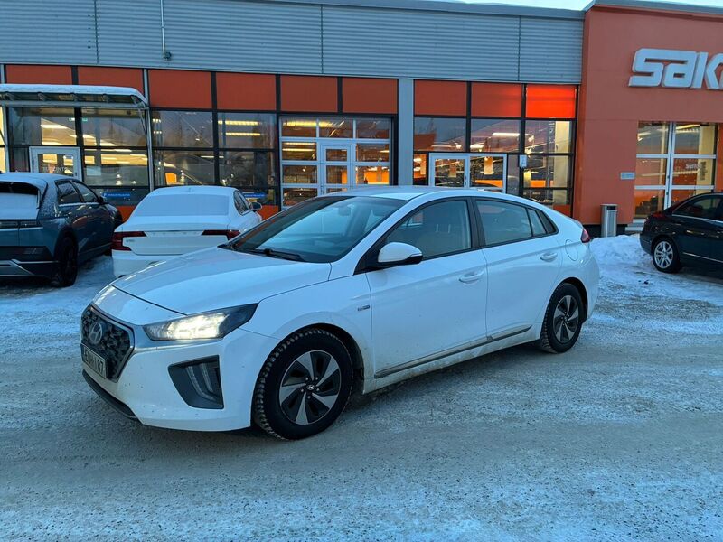 Hyundai IONIQ hybrid vaihtoauto