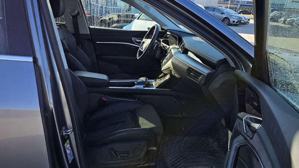 Audi e-tron vaihtoauto