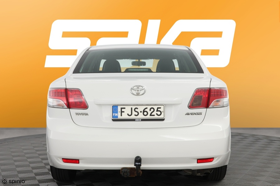 Toyota Avensis vaihtoauto