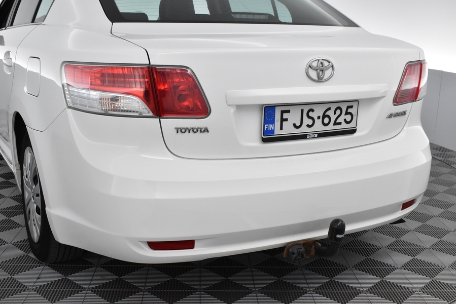Toyota Avensis vaihtoauto