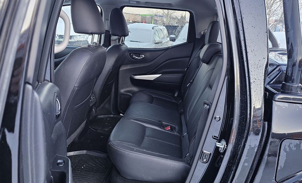 Nissan Navara vaihtoauto