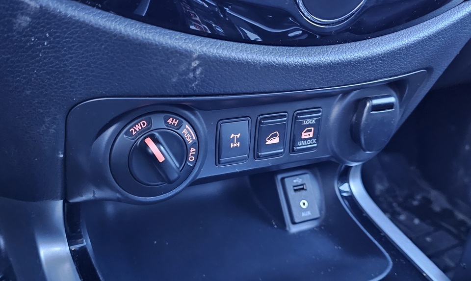 Nissan Navara vaihtoauto