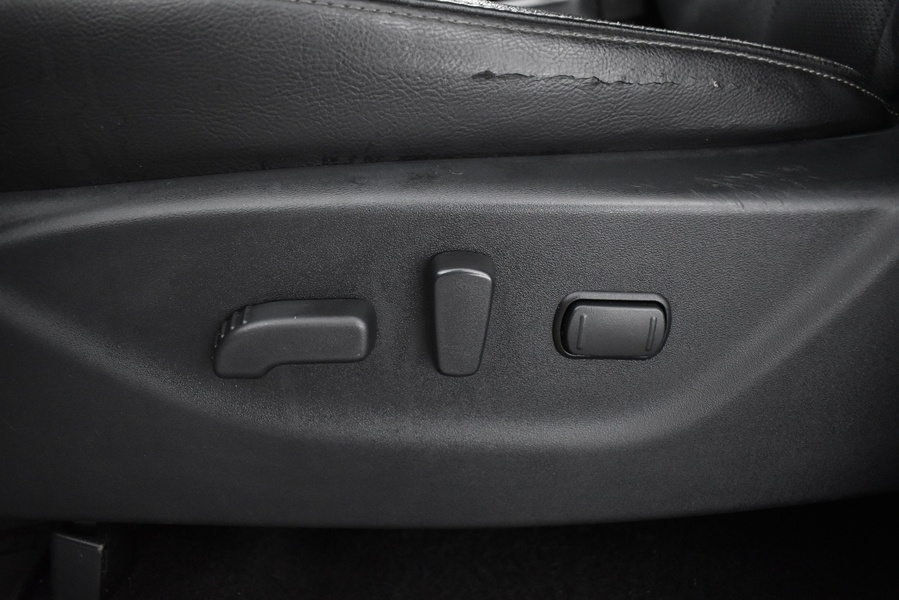 Nissan Navara vaihtoauto