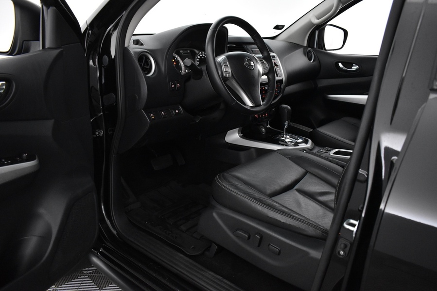 Nissan Navara vaihtoauto