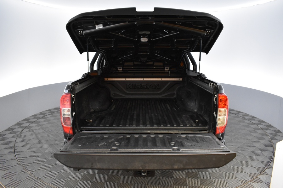 Nissan Navara vaihtoauto