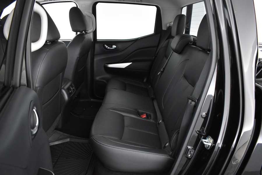 Nissan Navara vaihtoauto