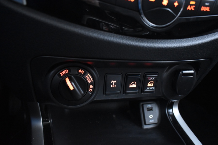 Nissan Navara vaihtoauto