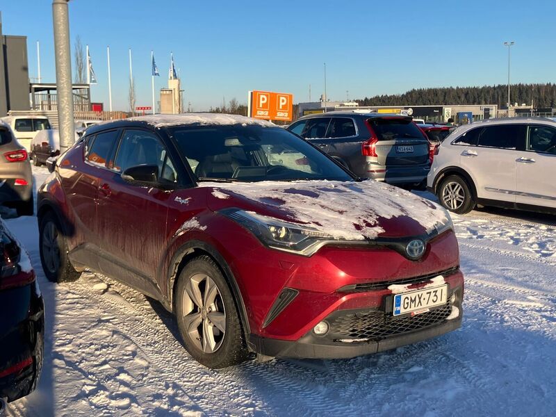 Toyota C-HR vaihtoauto