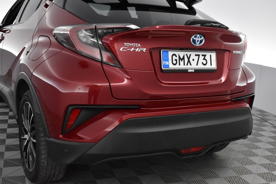 Toyota C-HR vaihtoauto