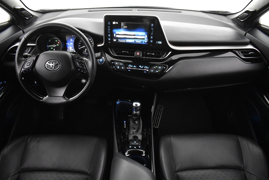 Toyota C-HR vaihtoauto