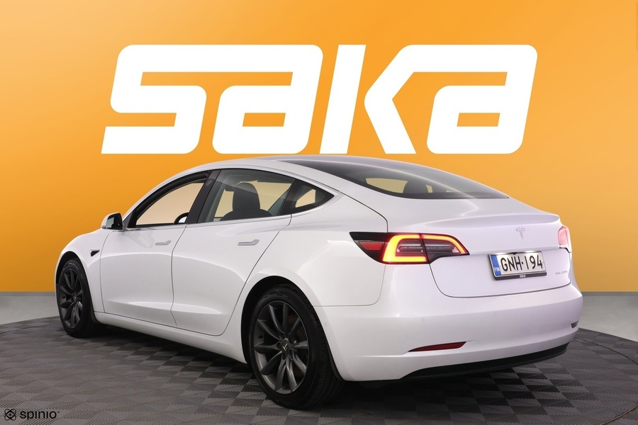 Tesla Model 3 vaihtoauto