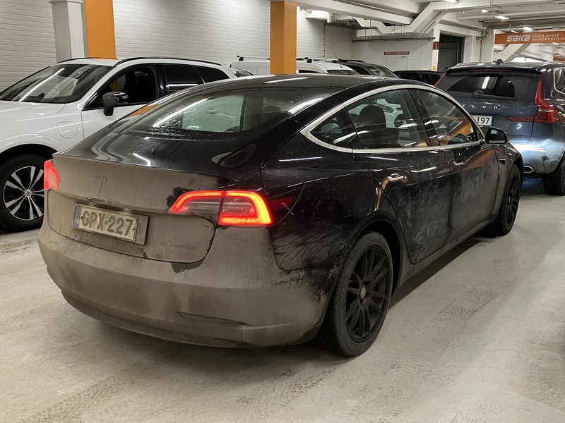 Tesla Model 3 vaihtoauto