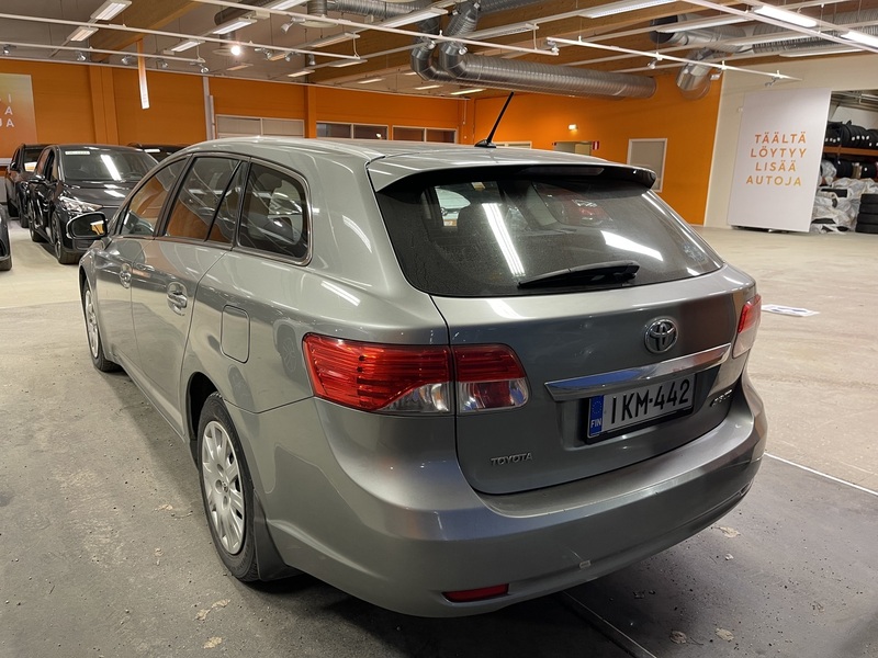 Toyota Avensis vaihtoauto