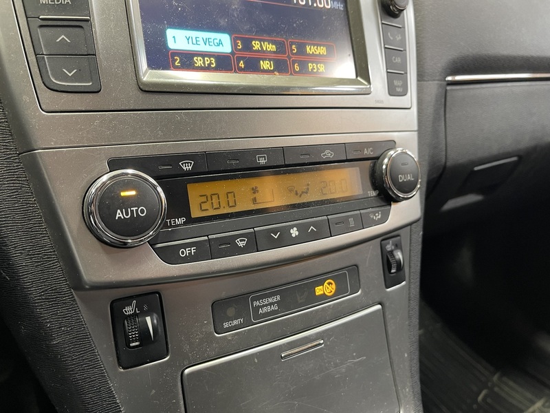 Toyota Avensis vaihtoauto