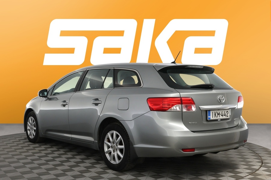 Toyota Avensis vaihtoauto