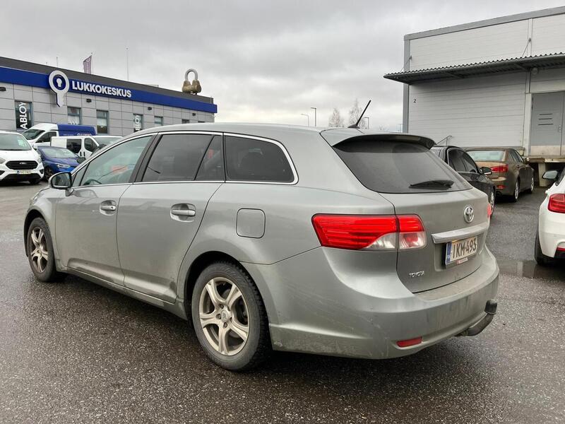 Toyota Avensis vaihtoauto