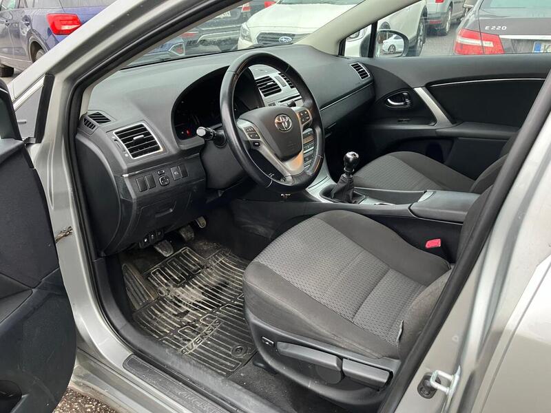 Toyota Avensis vaihtoauto