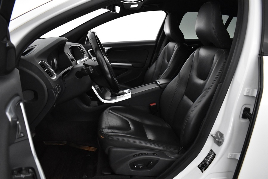 Volvo V60 Cross Country vaihtoauto