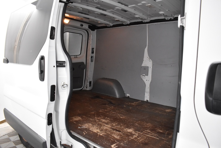 Nissan Primastar vaihtoauto