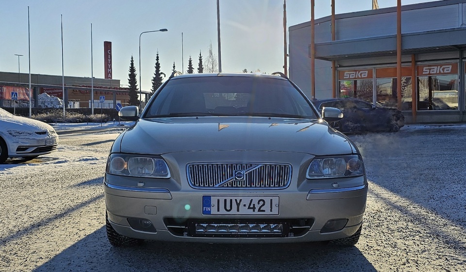 Volvo V70 vaihtoauto