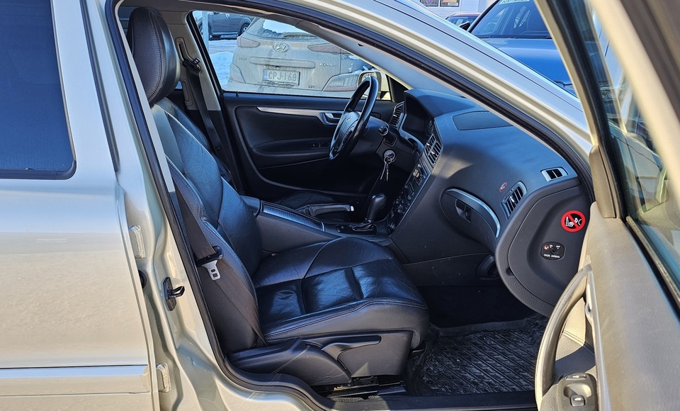 Volvo V70 vaihtoauto