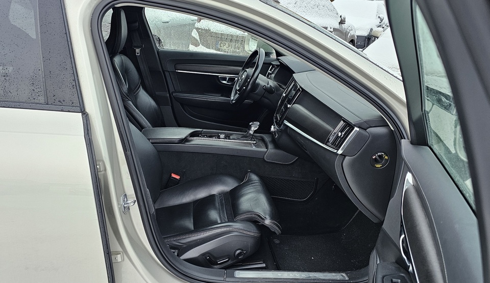 Volvo V90 Cross Country vaihtoauto