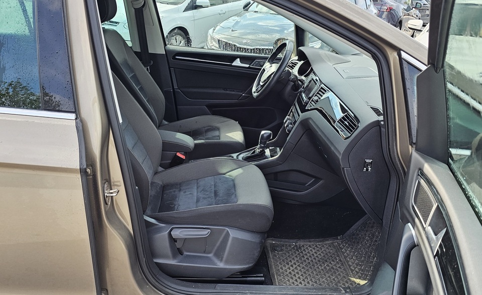 Volkswagen Golf Sportsvan vaihtoauto