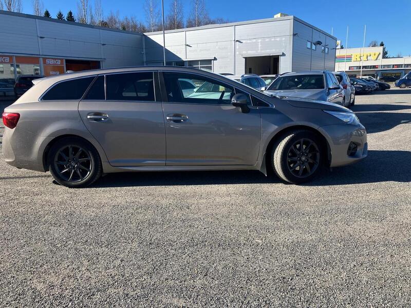 Toyota Avensis vaihtoauto