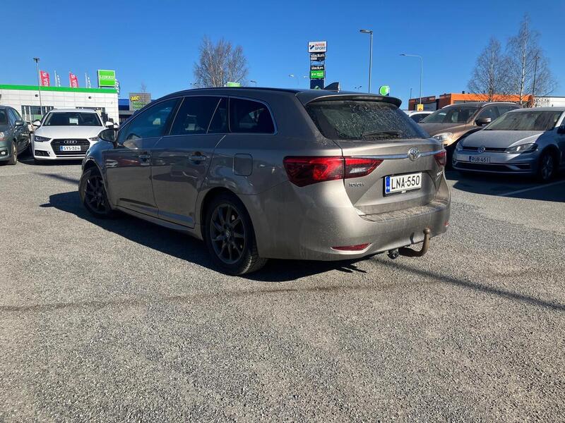 Toyota Avensis vaihtoauto