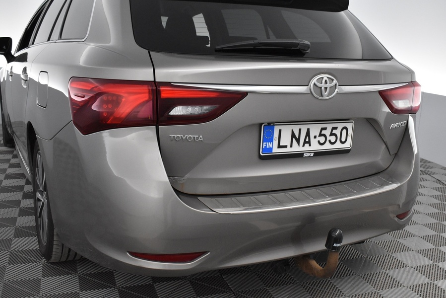 Toyota Avensis vaihtoauto