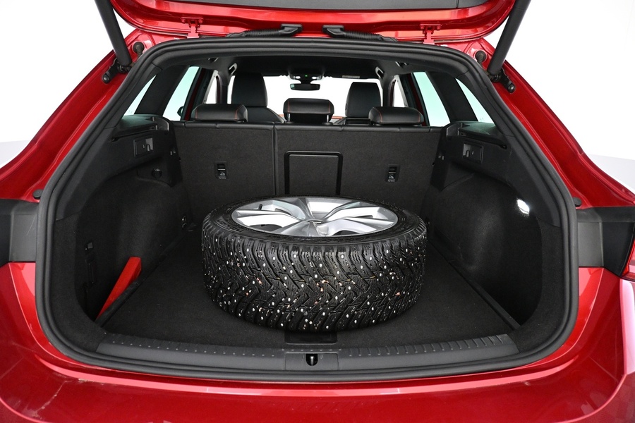 SEAT Leon Sportstourer vaihtoauto