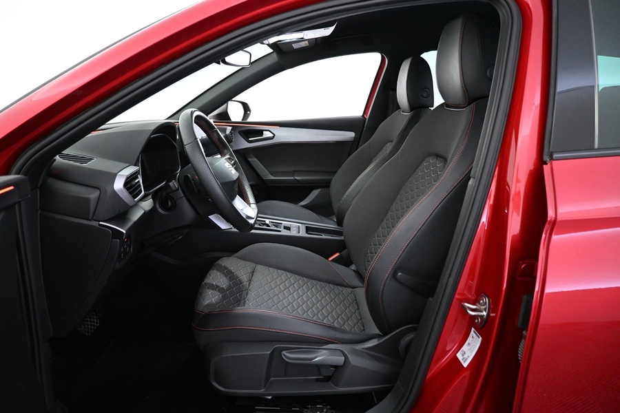 SEAT Leon Sportstourer vaihtoauto