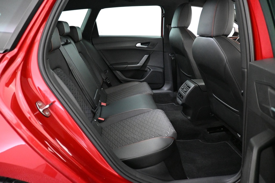 SEAT Leon Sportstourer vaihtoauto