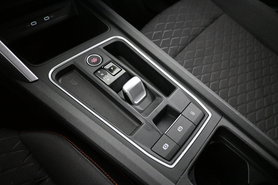 SEAT Leon Sportstourer vaihtoauto