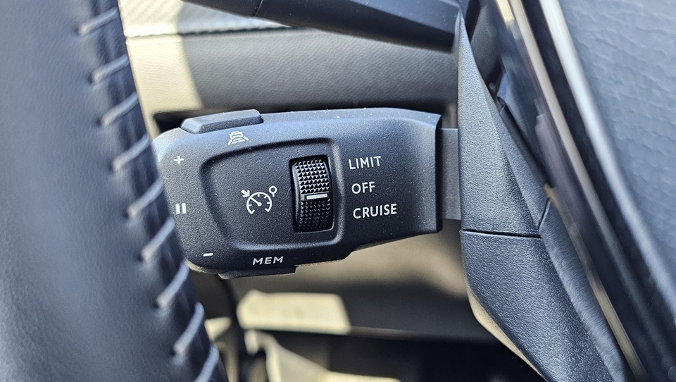 Peugeot e-208 vaihtoauto