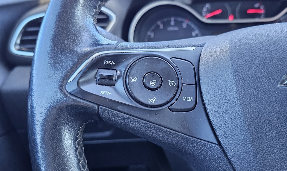 Opel Grandland X vaihtoauto