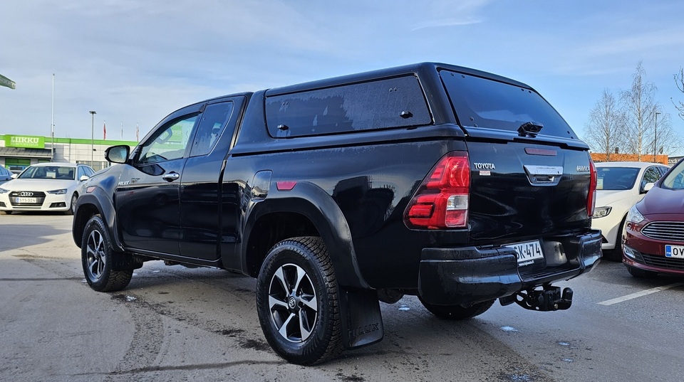 Toyota Hilux vaihtoauto