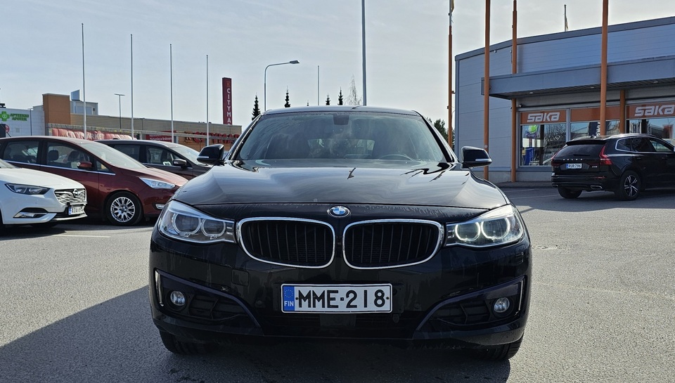 BMW 320 vaihtoauto