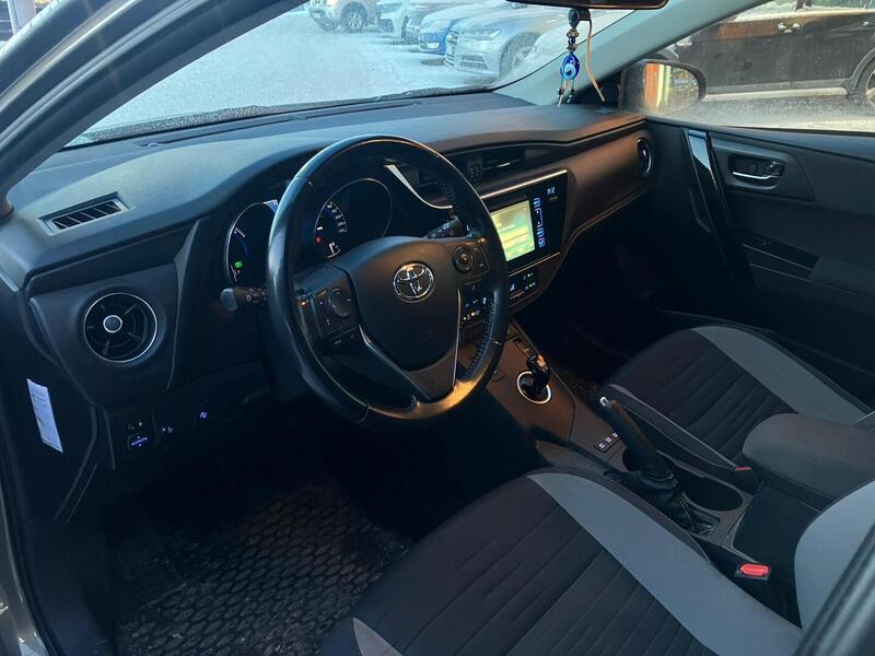 Toyota Auris vaihtoauto