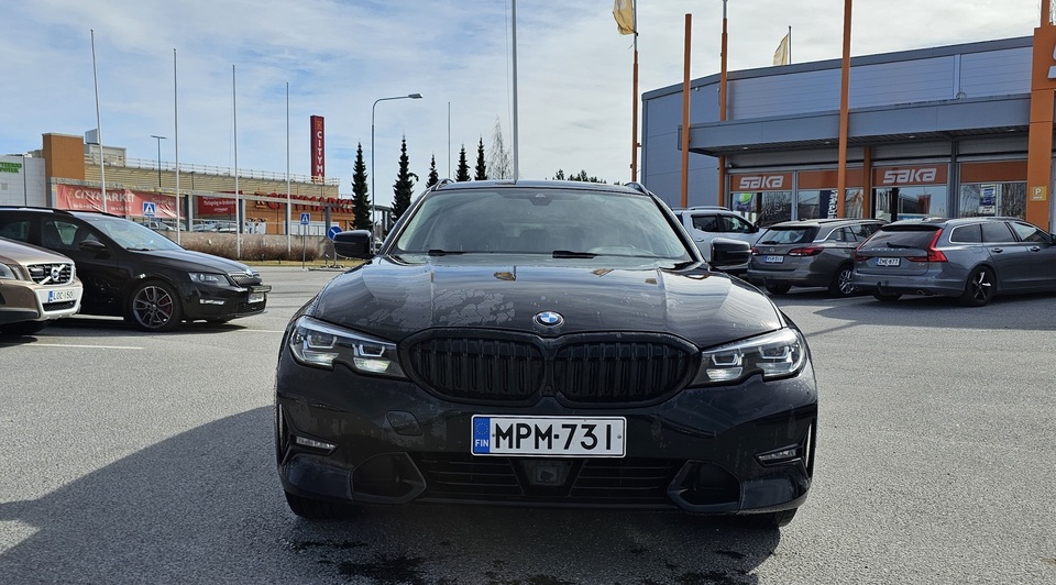 BMW 330 vaihtoauto