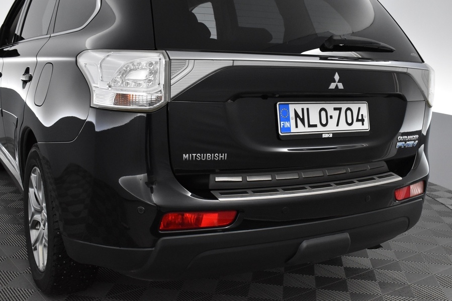 Mitsubishi Outlander PHEV vaihtoauto