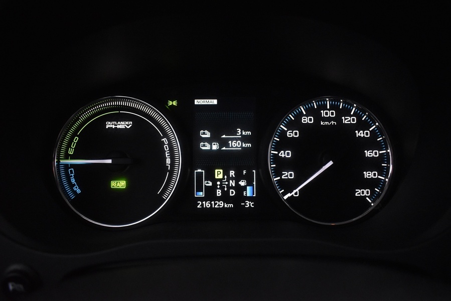 Mitsubishi Outlander PHEV vaihtoauto