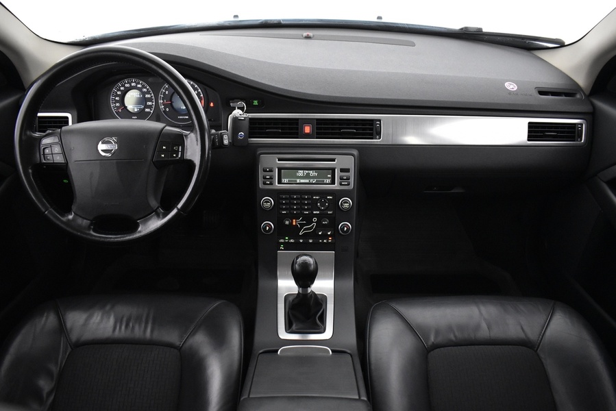 Volvo V70 vaihtoauto