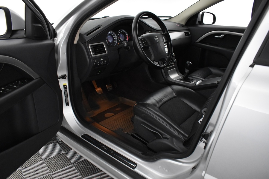 Volvo V70 vaihtoauto