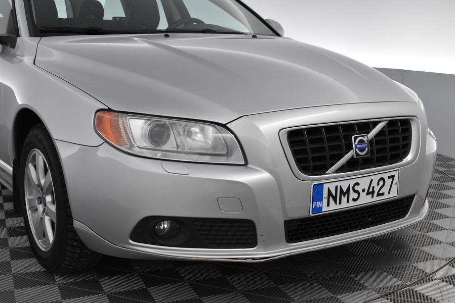 Volvo V70 vaihtoauto